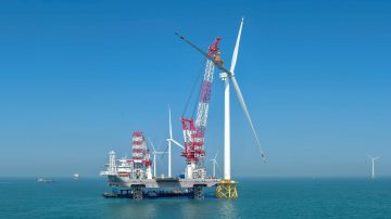 Denizin ortasına 20 MW’lık dev rüzgar türbini kuruldu: 40 bin konuta güç verecek
