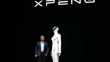 Otomotiv sınıfı birinci insansı robot üretildi: XPeng ET1