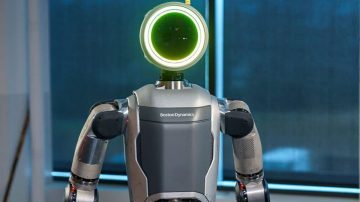 Takla atan robottan fabrika çalışanına: Yeni Atlas sahnede