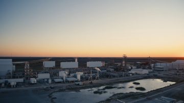 Tesla, Amerika’daki en büyük lityum rafinerisini devreye aldı