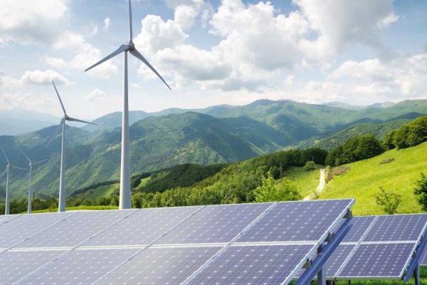 Çin’den tarihi muvaffakiyet: Yenilenebilir güç kapasitesi birinci defa fosil yakıtları geride bıraktı