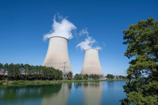 Fransa yenilenebilir enerjiyi geri plana itiyor: Nükleerde vites yükseltecek