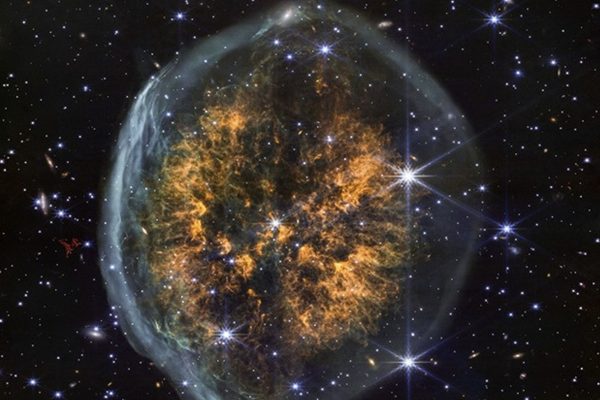 James Webb, ölmekte olan yıldızın kafatası bulutsusunu görüntüledi