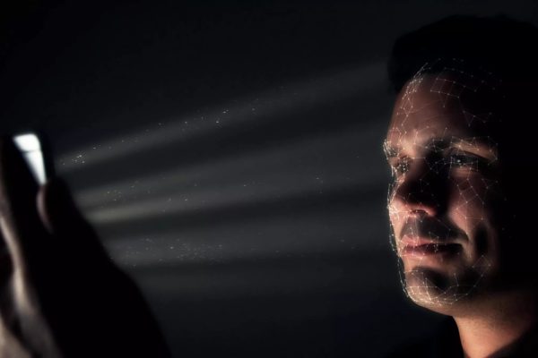 Pixel 11’e Face ID rakibi geliyor: IR tabanlı yüz tanıma