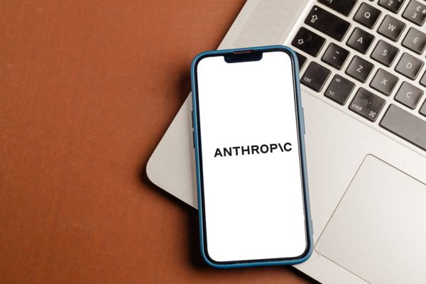 Yapay zekada “kırmızı çizgi” hengamesi, iki devi birbirine düşürdü